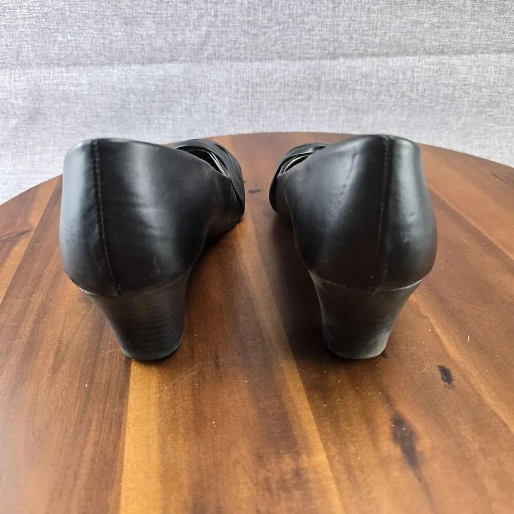 Black Wedge Heels With Knotted Detail By B.O.C. Women's‎ Size 10